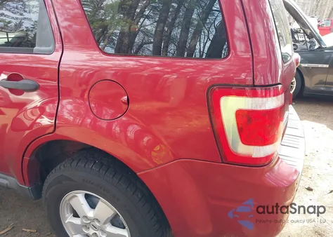 2008 Ford Escape Xlt z USA, uszkodzony, nr VIN 1FMCU93148KC24443